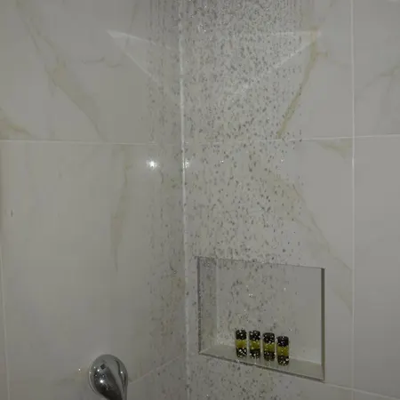 Aliki Apartament Mpoukaris